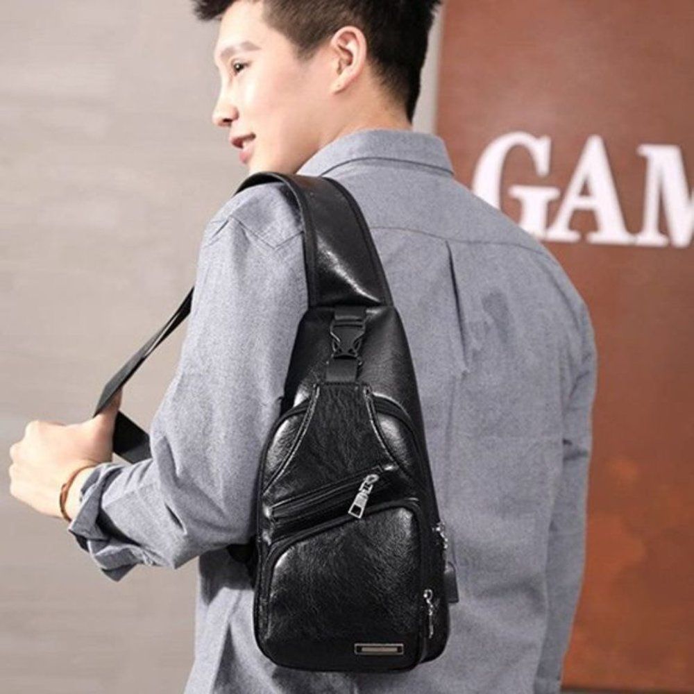 Aidan's Small Chest Backpack Black